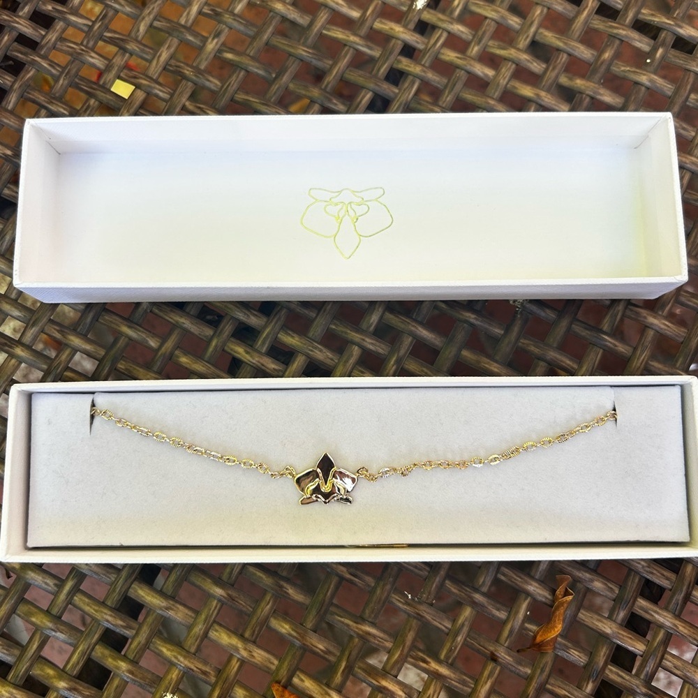 GENNY ORCHID NECKLACE New With Tags!